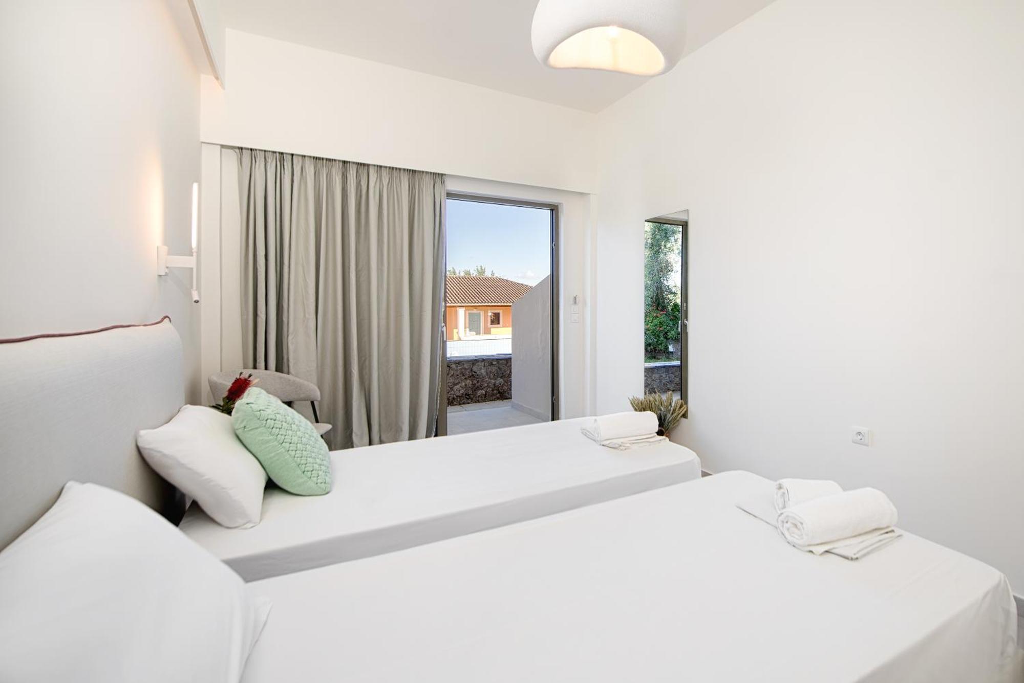 Little Corfu Aparthotel Dassia  Exteriör bild