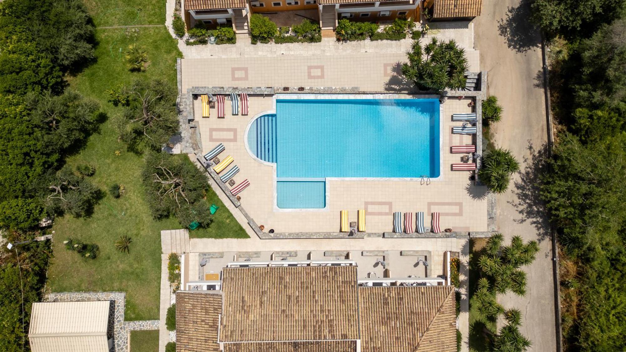 Little Corfu Aparthotel Dassia  Exteriör bild